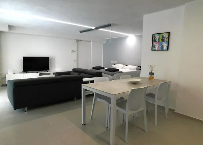 Matte - Leonardo Accademy - Maggiore - Mxp דירה Golasecca
